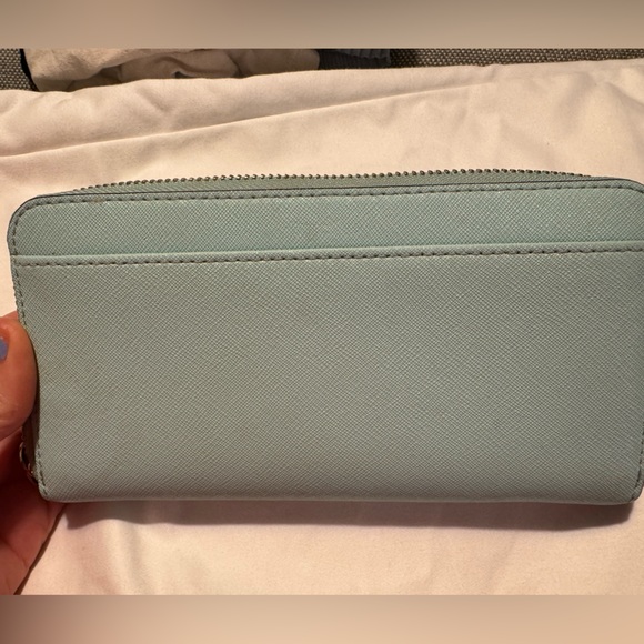 Kate Spade Wallet -turquoise with polka dot lining - Picture 4 of 4
